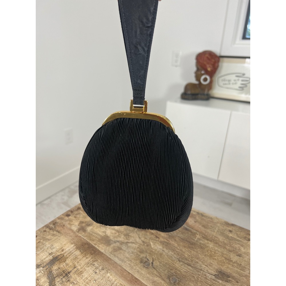 Black Pleated Evening Wristlet Bag Gold Tone Frame Kiss Lock Formal Clutch